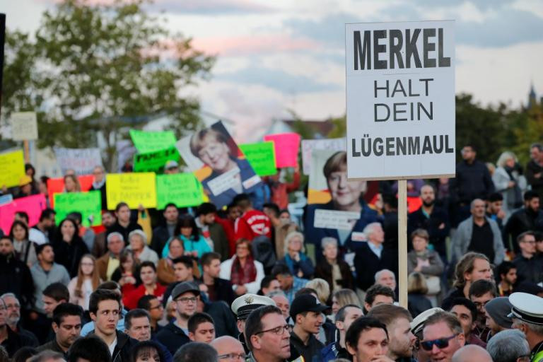 Spiegel: Στις γερμανικές εκλογές αφήστε και τους Έλληνες να ψηφίσουν